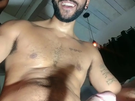 Mais um vizinho me comendo sem capa