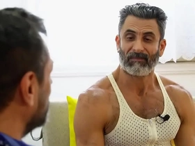 Entrevista com o ator mauro guimaraes e massoterapeuta no canal do oráculos sp